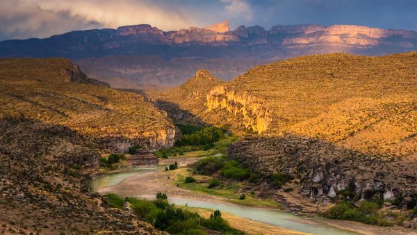 Rio Grande and Sierra del Carmen mountains in Big Bend National Park, Texas, USA