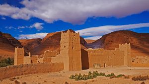 塔菲拉勒地区的一座古老古堡, 摩洛哥 (© José Antonio Moreno/agefotostock)(Bing China)