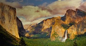 ｢ブライダルベール滝｣アメリカ, カリフォルニア州, ヨセミテ国立公園 --  Richard Price/Getty Images &copy; (Bing Japan)