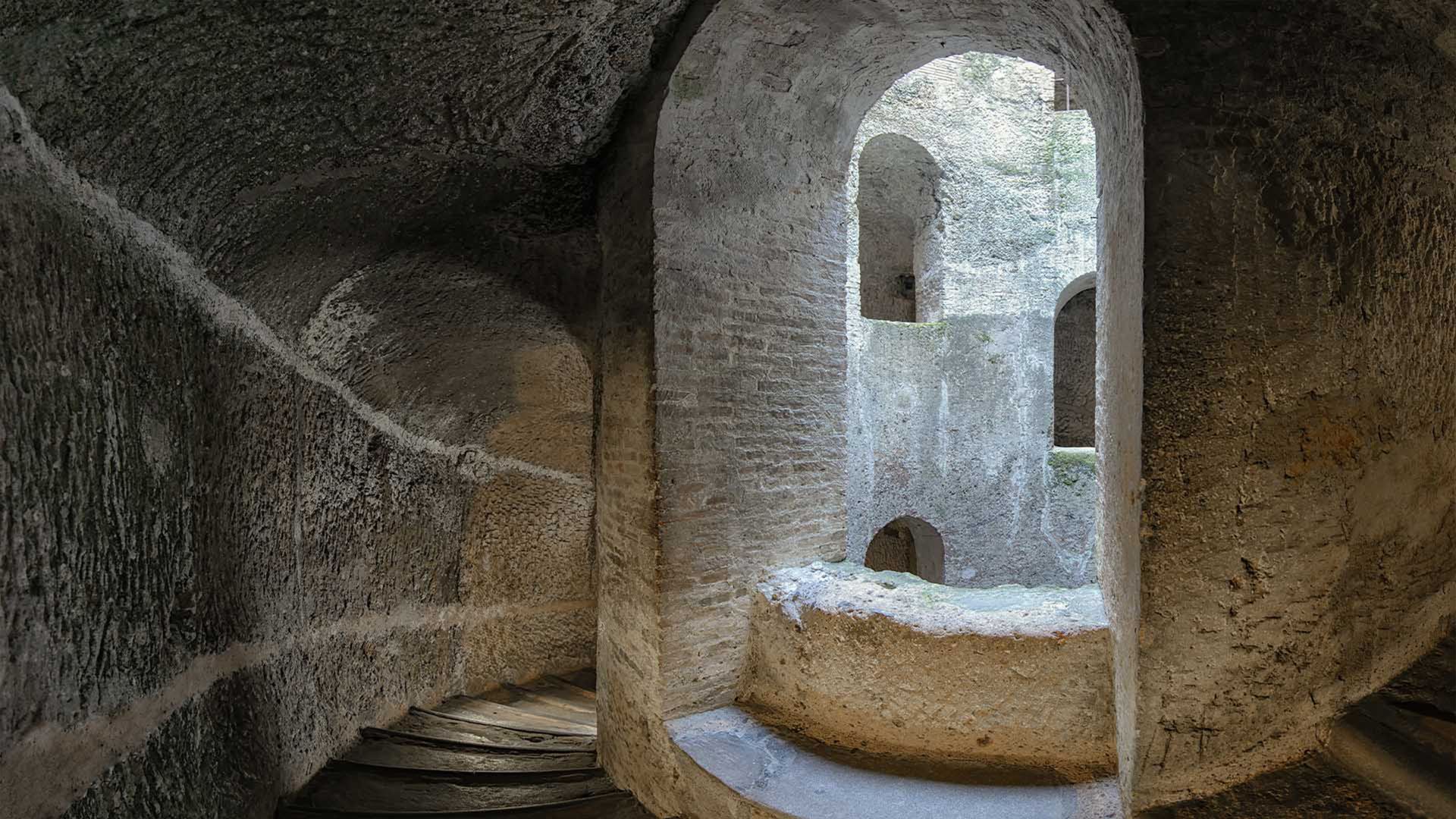 Pozzo del Papa scala e finestra a doppia elica, Orvieto