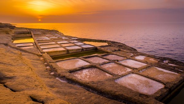 Bacini di evaporazione del sale sull'isola di Gozo, Malta
