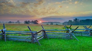 Gettysburg National Military Park, Gettysburg, Pennsylvania (© Tetra Images/Corbis)(Bing United States)