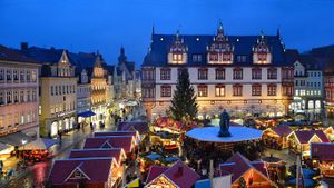 Weihnachtsmarkt in Coburg, Bayern, Deutschland (© Rüdiger Hess/geo-select FotoArt)(Bing Deutschland)