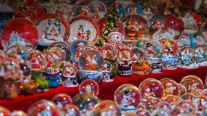 特伦蒂诺-上阿迪杰的一个圣诞市集，南蒂罗尔，意大利 (© Carlo Trolese/500px)(Bing China)