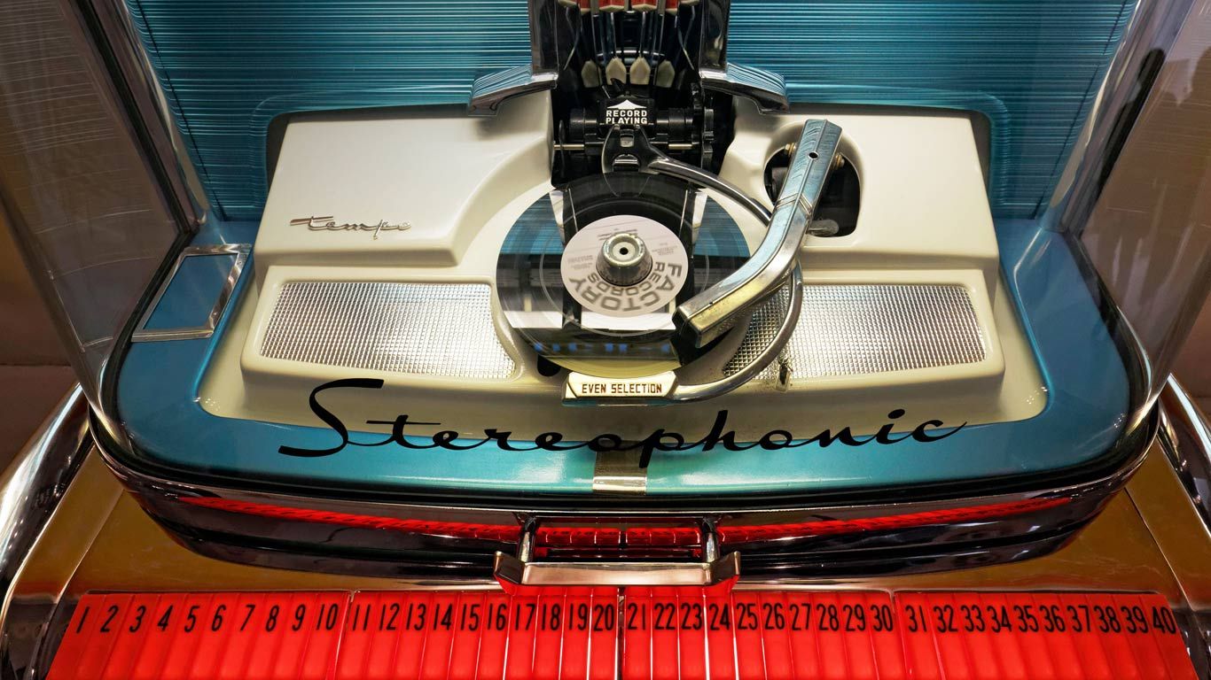 A jukebox with record changer, built in 1959