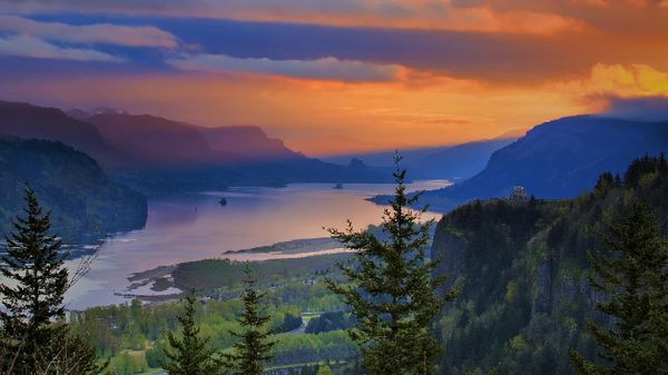 Crown Point at Columbia River Gorge, Oregon