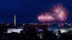 Fireworks explode during Independence Day celebrations on July 4, 2021, in Washington, DC (© White House Photo/Alamy)(Bing United States)