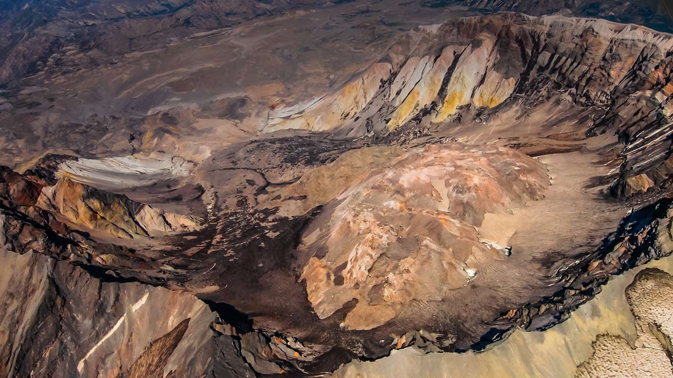 Aerial view of Mount St. Helens, Washington