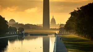 Washington Monument and Capitol Building on the National Mall, Washington, DC (© AevanStock/Shutterstock)(Bing United States)