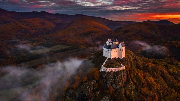 Il castello di Füzér nei monti Zemplén, Ungheria