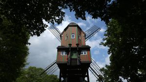 Narrenwindmühle (Fool\'s Mill) windmill, Dülken, Germany (© dpa picture alliance/Alamy)(Bing New Zealand)