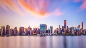 New York City skyline with United Nations headquarters (© Sean Pavone/Alamy)(Bing United States)