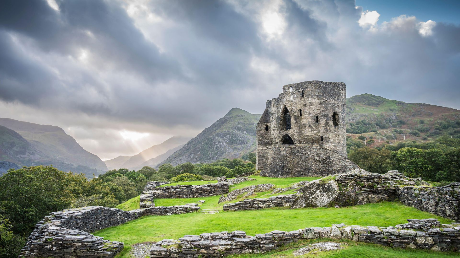 Dolbadarn Castle, Llanberis, Snowdonia National Park, Wales