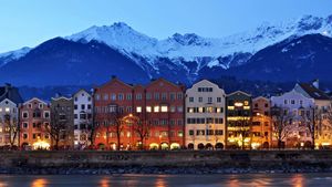 Innsbruck, Österreich (© Tommaso Di Girolamo/age fotostock)(Bing Deutschland)
