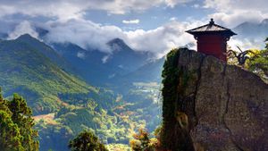 ｢立石寺納経堂｣山形, 山形市 (© Sean Pavone/Alamy)(Bing Japan)