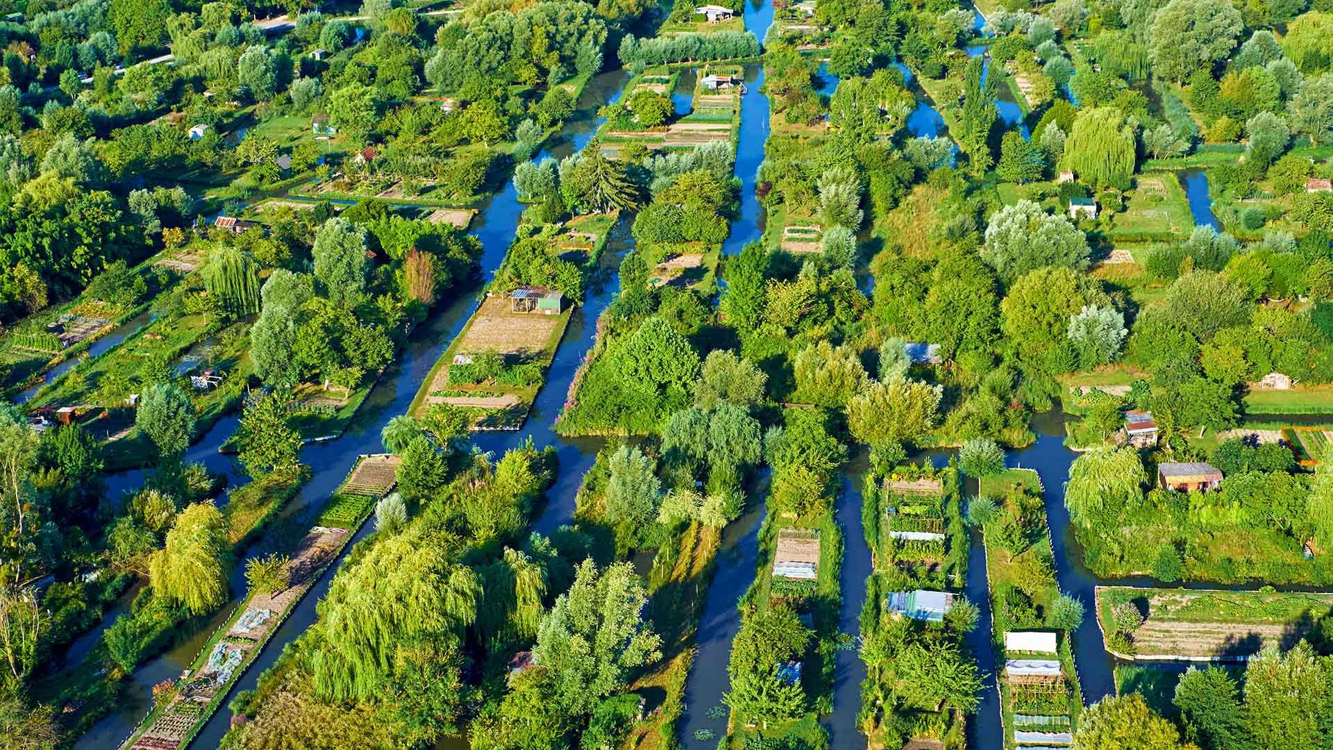 Vue aérienne des marais de Bourges, France