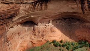 Mummy Cave ruins, Canyon de Chelly National Monument, Arizona (© Cindy Miller Hopkins/Danita Delimont)(Bing United States)