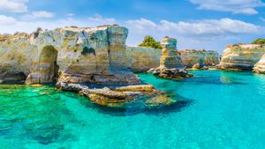 Torre Sant'Andrea, Salento, Puglia, Italia (© Balate.Dorin/Shutterstock)(Bing Italia)