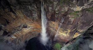 Angel Falls, Bolivar, Venezuela -- Jay Dickman/CORBIS &copy; (Bing Australia)