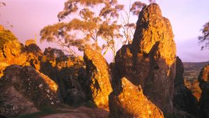 Hanging Rock in the Macedon Ranges, Victoria, Australia (© Auscape/Universal Images Group/Getty Images)(Bing Australia)