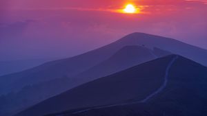 大脊山，英格兰峰区国家公园 (© John Finney Photography/Moment/Getty Images)(Bing China)
