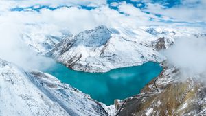 满拉水库的雪景，日喀则，中国西藏自治区 (© Zhang Zhenqi/VCG via Getty Images)(Bing China)