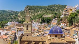Parroquia San Pedro Apóstol, Buñol, España (© Venemama/Getty Images)(Bing España)