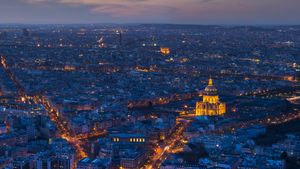Paris, France (© somchaij/Shutterstock)(Bing Canada)