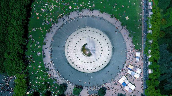 Aerial view of the International Fountain, Seattle, Washington