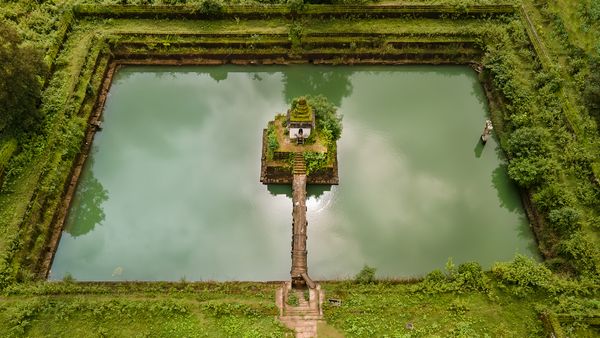Stagno di Champaka Sarasi vicino a Shivamogga, Karnataka, India