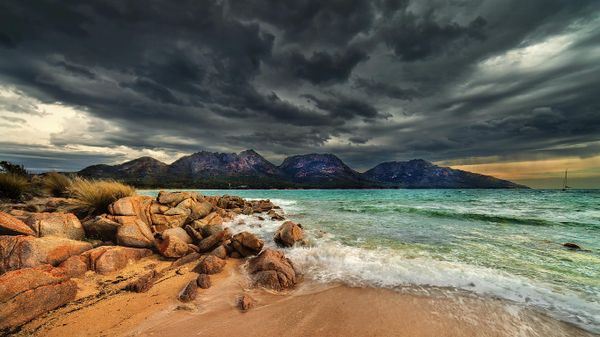 Coles Bay in Freycinet National Park, Tasmania, Australia
