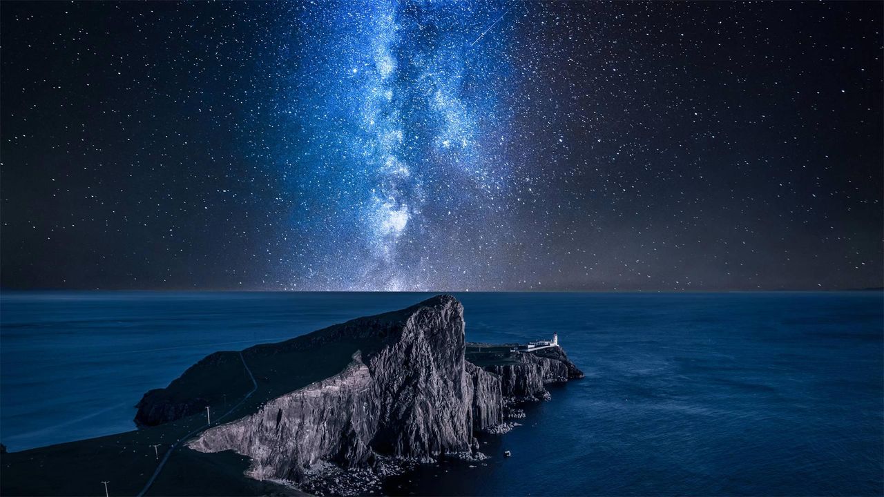 Milky Way Over the Sea Wallpaper 4K