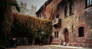 Juliet's House and Courtyard, Verona, Italy -- Dennis Marsico/Corbis &copy; (Bing United Kingdom)
