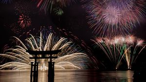 厳島神社, 広島県 廿日市市 (© Matsuo Sato/Shutterstock)(Bing Japan)