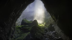 Sơn Đoòng cave in Phong Nha-Kẻ Bàng National Park, Vietnam (© David A Knight/Shutterstock)(Bing Australia)