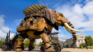The Great Elephant from Machines of the Isle of Nantes, France (© Dutourdumonde Photography/Shutterstock)(Bing Australia)