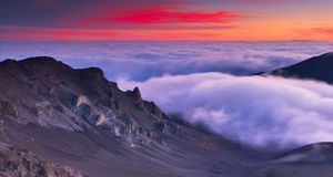 ｢ハレアカラからの眺め｣ハワイ, マウイ島 (© SuperStock/Getty Images) &copy; (Bing Japan)