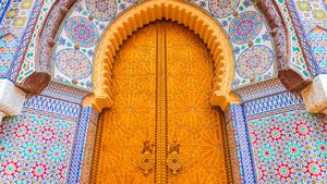 Decorated gate of the Royal Palace of Fez, Morocco (© cgst26/Shutterstock)(Bing United States)
