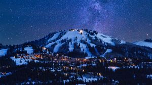 Deer Valley at dusk, Park City, Utah, USA (© Adventure_Photo/Getty Images)(Bing New Zealand)