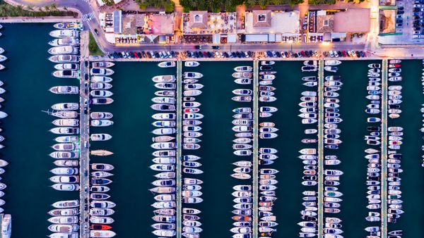 Vista aérea del puerto deportivo de lujo, Puerto Portals, Portals Nous, Mallorca, Islas Baleares, España