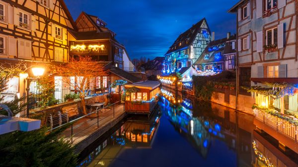 Maisons traditionnelles alsaciennes à colombages et rivière Lauch Colmar, Alsace