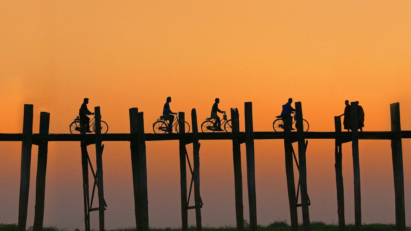 U Bein Bridge, Amarapura, Myanmar