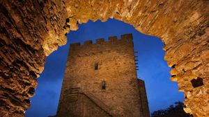 Dolwyddelan Castle in Wales (© Jim Richardson/National Geographic Creative/Alamy)(Bing United States)