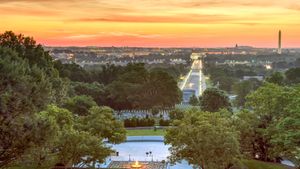 Arlington National Cemetery in Virginia (© Dennis Govoni/Getty Images)(Bing United States)