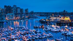 Granville Island in Vancouver, British Columbia, Canada (© AWL Images/DanitaDelimont.com)(Bing Canada)
