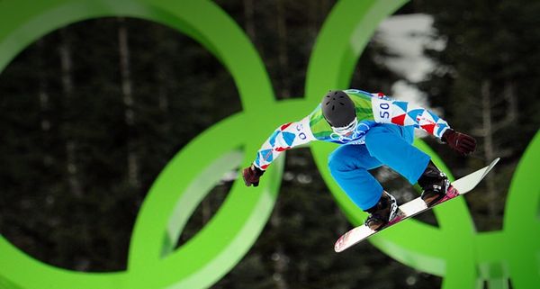 Xavier De Le Rue of France runs the course during the Men's Snowboard SBX qualifications at the Vancouver Winter Olympics on February 15, 2010