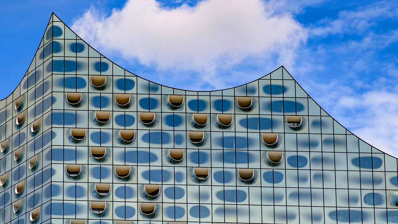 Glasfassade der Elbphilharmonie, Hamburg, Deutschland