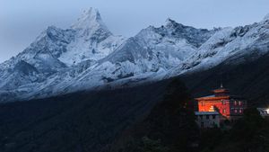 喜马拉雅山脉中的Tengboche修道院，尼泊尔 (© Kyle Hammons/Tandem Stills + Motion)(Bing China)