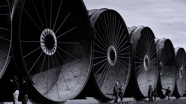 Morceaux de tuyaux destinés au barrage de Fort Peck, Montana, États-Unis
