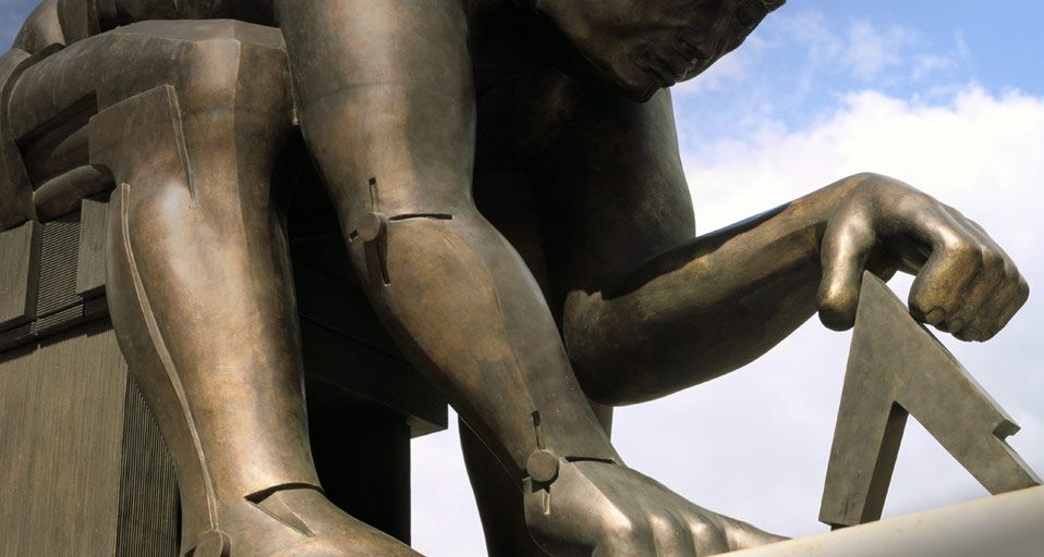 IsaacNewtonStatueBornToday